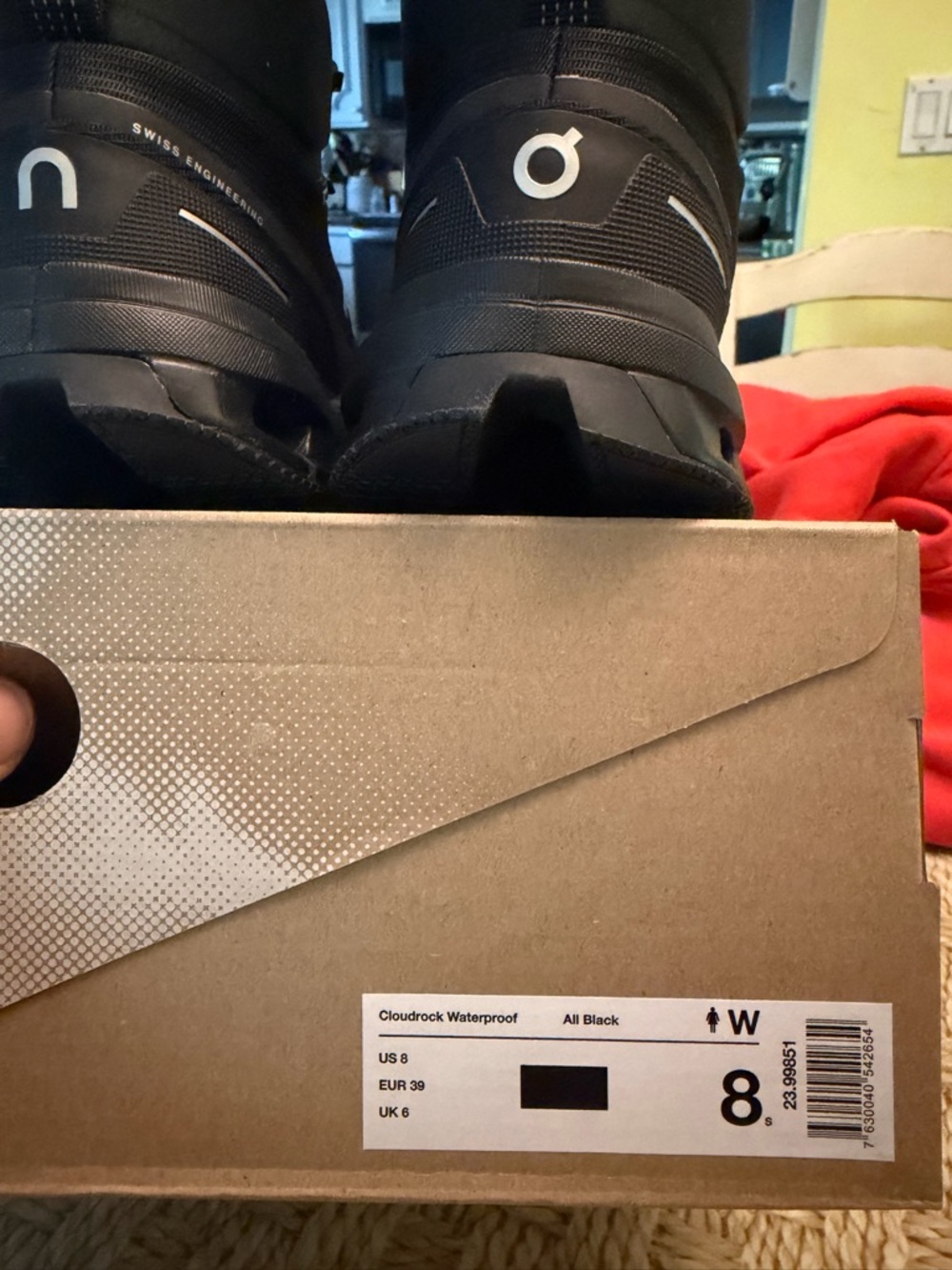 On Running. CLOUDROCK  Waterproof Mid SZ 8 woman new in box $240 EVERYWHERE!!! - Picture 5 of 6